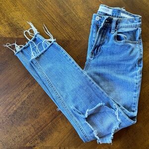 PacSun Women's Light Blue Vintage Icon Distressed Cropped Jeans